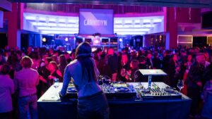 Sanremo 2026, al via la settimana sanremese: party Radio Italia al Victory Morgana Bay e debutto del Radio Italia Village