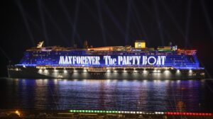 Una settimana sulla Costa Toscana con Max Pezzali: il Festival di Sanremo 2026 visto dal Party Boat