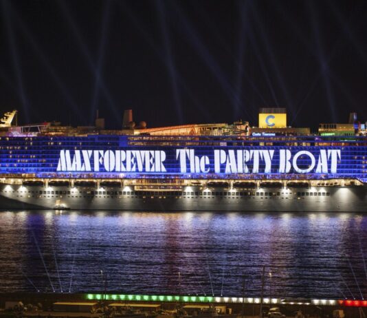 Una settimana sulla Costa Toscana con Max Pezzali: il Festival di Sanremo 2026 visto dal Party Boat Costa Toscana - Max Pezzali