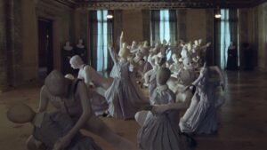 Discipline: un cortometraggio visionario figlio del mondo della moda - Recensione