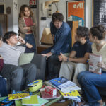 “Notte prima degli esami 3.0”, la nuova generazione tra amore fluido e tradimenti: dal debutto di Ditonellapiaga a Sabrina Ferilli nel ruolo di una insegnante “carogna” Notte prima degli esami 3.0