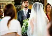 Un Posto al sole, trame future: Niko sta per sposare Micaela (e non Manuela). Poggi scoprirà l’inganno? Un posto al sole Upas