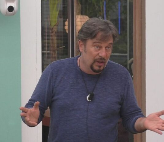 Grande Fratello Vip 2026, Dario Cassini torna nella casa: pace fatta con Antonella Elia | Video Mediaset Dario Cassini al Grande Fratello Vip 2026