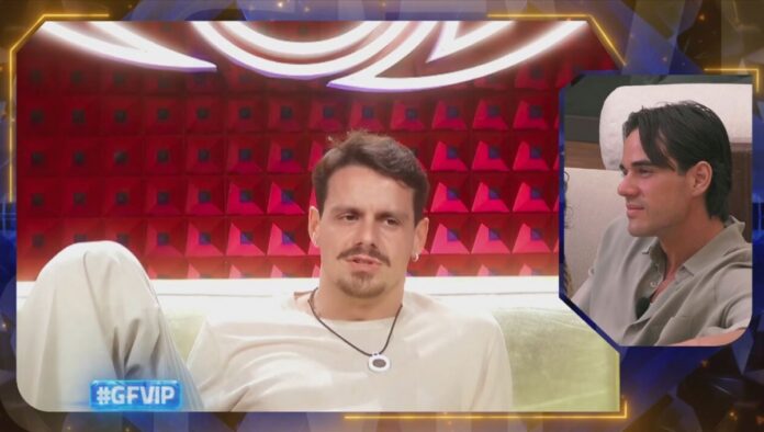 Grande Fratello Vip 2026, il primo bacio tra Renato e Lucia: strategia o reale interesse? | Video Mediaset Renato e Lucia al Grande Fratello Vip 2026