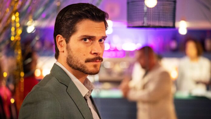 Alessio Lapice in Roberta Valente Alessio Lapice