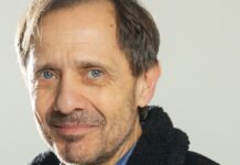 Un posto al sole, anticipazioni dal 13 al 17 aprile: cosa nasconde il padre delle gemelle? Un posto al sole