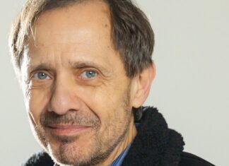 Un posto al sole, anticipazioni dal 13 al 17 aprile: cosa nasconde il padre delle gemelle? Un posto al sole