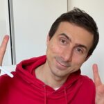 “Prova a non ridere”, intervista a Pera Toons: “Le mie battute piacciono a bambini e adulti. Intelligenza artificiale? Sono fiducioso, non penso che mi toglierà il lavoro” Alessandro Perugini