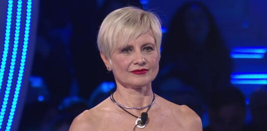 Grande Fratello Vip 2026, intervista esclusiva ad Antonella Elia: “Con Alessandra ho esagerato a volte ma mi sono sentita sotto pressione. Con Adriana Volpe ci siamo ritrovate, con Pietro può nascere un rapporto di amicizia” Antonella Elia