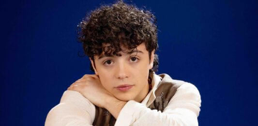 Amici 25, intervista al vincitore Lorenzo Salvetti: “Ad Amici sono entrato con più maturità. Lorella mi ha consigliato sempre di divertirmi. Ora sogno Sanremo e un duetto con Cesare Cremonini ed Elisa” Lorenzo - Ha vinto Amici