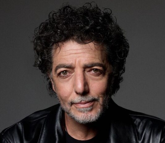 Max Gazzè torna con un nuovo album dal titolo “L’ornamento delle cose secondarie” max gazzè