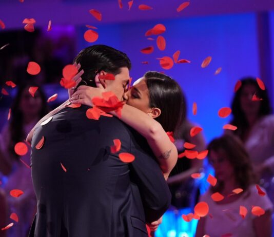 Uomini e Donne, la scelta di Ciro è Elisa: “provo dei sentimenti nei tuoi confronti” | Video Witty Tv Elisa scelta Ciro a Uomini e Donne
