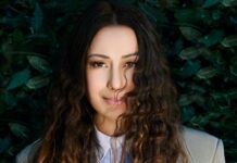 Syria torna dopo 10 anni con “La storia più bella”: “La musica vive una compulsività imbarazzante. Ho ricevuto porte in faccia. Sanremo? Ci tornerei. I talent? Magari un anno Amici e un anno X Factor, il pubblico avrebbe il tempo di accogliere quello che viene proposto” – Intervista syria