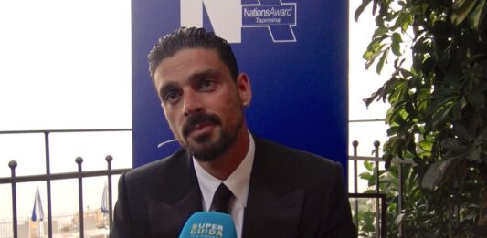 Michele Morrone ai Nations Award di Taormina: “Dopo Maserati sogno di lavorare con Paolo Sorrentino e Matteo Garrone” – Intervista Michele Morrone