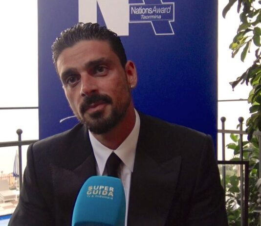 Michele Morrone ai Nations Award di Taormina: “Dopo Maserati sogno di lavorare con Paolo Sorrentino e Matteo Garrone” – Intervista Michele Morrone