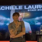 Achille Lauro all’Olimpico: «Questo sogno lo inseguo da 25 anni. Mi piacerebbe molto la direzione artistica di Sanremo. Stefano De Martino è motivato, farà bene, lasciamolo lavorare» Achille Lauro