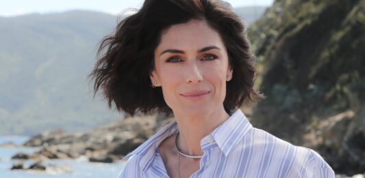 Taormina Film Festival 2026, intervista ad Anna Valle: “Oggi sta cambiando il modo in cui vengono scritti i personaggi femminili. Una nuova vita 2? Si farà, in fase di sviluppo”” Anna Valle