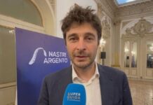 Lino Guanciale premiato ai Nastri d’Argento Grandi Serie 2026: “Vedrete presto ‘Il Commissario Ricciardi 4’. Per un attore è una fortuna fare cose diverse” | Video Intervista intervista lino guanciale nastri