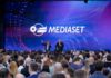 “Mediaset siamo Noi”, in onda lo speciale in ricordo di Silvio Berlusconi: quando in tv e ospiti mediaset siamo noi