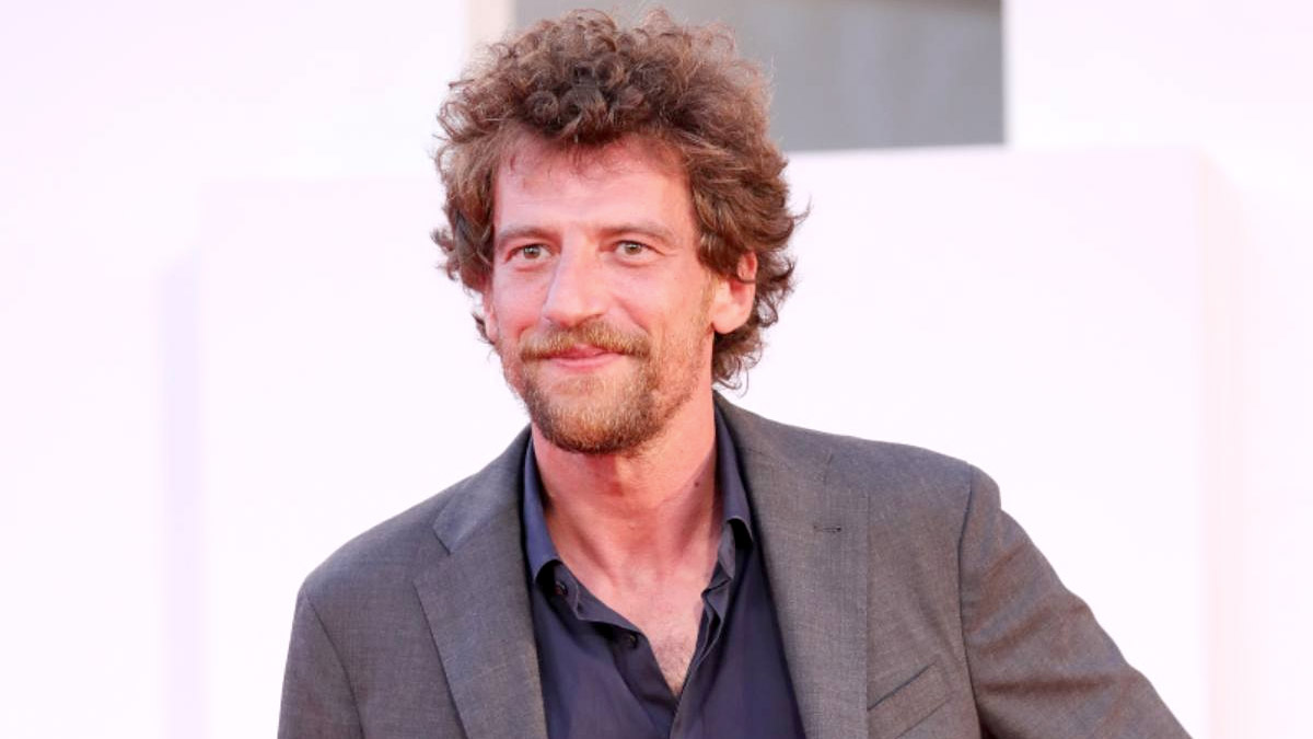 un posto al sole anticipazioni future maurizio lastrico arriva nel cast sar224 omar il nuovo portiere di palazzo palladini da Superguidatv.it un posto al sole anticipazioni future maurizio lastrico arriva nel cast sar224 omar il nuovo portiere di palazzo palladini