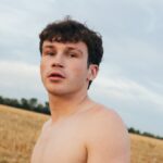 Principe presenta “Ragazzi di campagna”: “In questo EP mi racconto senza filtri. La mia più grande paura? Non sentirmi più originale” PRINCIPE