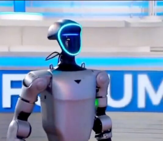 L’intelligenza artificiale arriva in tv: a “Forum” arriva il robot Jeeves – Video Mediaset forum umanoide