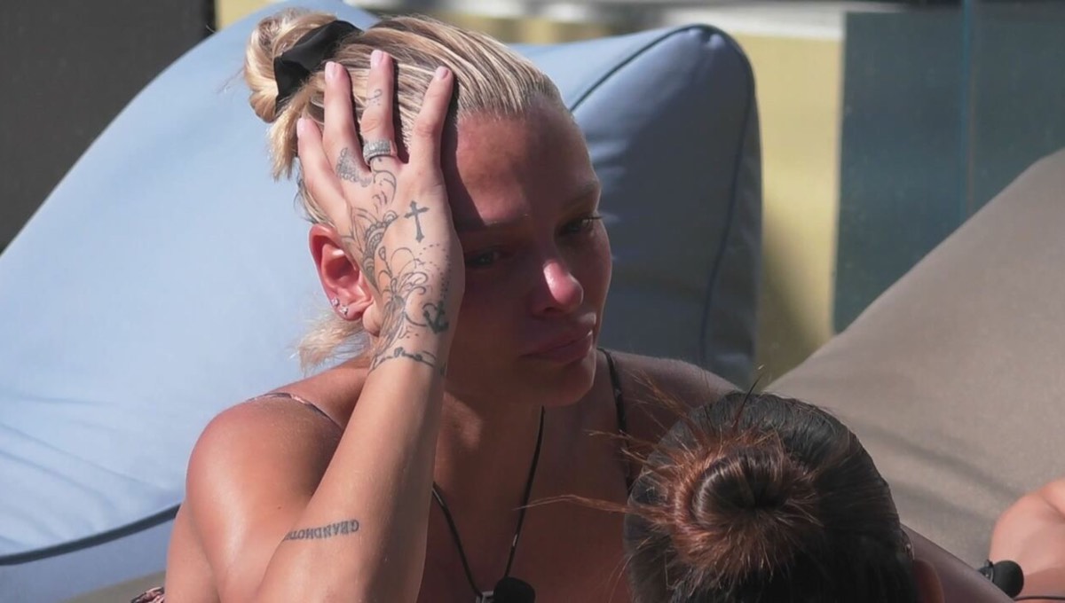 grande fratello vip 2026 giulia provvedi parla della morte del padre morto improvvisamente con un infarto in videochiamata video mediaset da Superguidatv.it grande fratello vip 2026 giulia provvedi parla della morte del padre morto improvvisamente con un infarto in videochiamata video mediaset