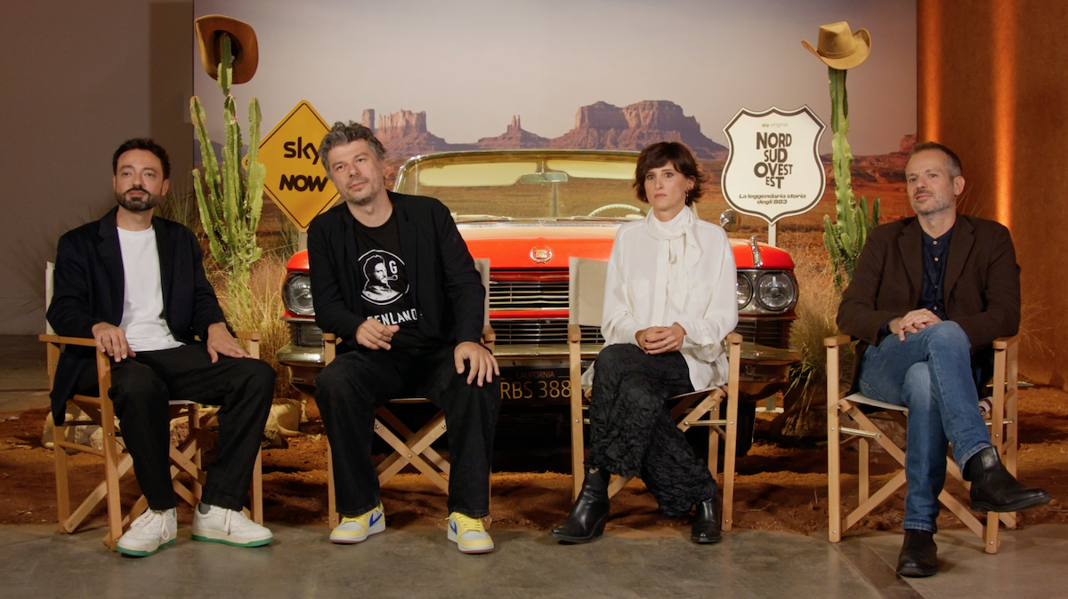 883 intervista ai registi di nord sud ovest est sydney sibilia alessio lauria simone godano e alice filippi da Superguidatv.it 883 intervista ai registi di nord sud ovest est sydney sibilia alessio lauria simone godano e alice filippi