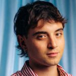 Matsby racconta Fuoricorso: “Ho trasformato il senso di essere in ritardo in un disco” – Intervista FUORICORSO_MATSBY