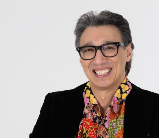Paolo Jannacci contro l’autocensura: “Un artista deve essere libero anche di sbagliare. In ‘Scimmie ovunque’ parlo delle nostre paure per trovare una via d’uscita” – Intervista Paolo Jannacci