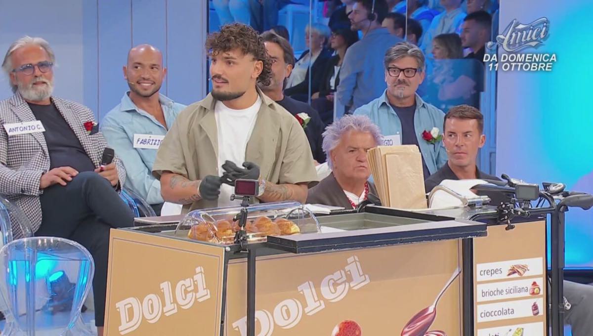 uomini e donne l8217ingresso di giovanni la stretta di mano con lory e la lettera per maria 232 un onore essere qui video witty tv da Superguidatv.it uomini e donne l8217ingresso di giovanni la stretta di mano con lory e la lettera per maria 232 un onore essere qui video witty tv