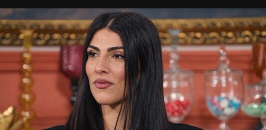 “The Traitors 2”, intervista a Giulia Salemi: “A The Traitors per mostrare un lato inedito. Non amo i tradimenti ma ho imparato a difendermi” Giulia Salemi