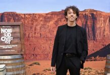 Nord Sud Ovest Est, Riccardo Armiento nella serie sugli 883: “Nemorino sono molto io. Mi sono sentito completamente a mio agio” – Intervista riccardo armiento